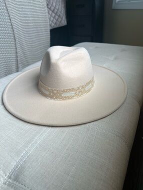 Cream Wide-Brim Felt Fedora with Decorative Band